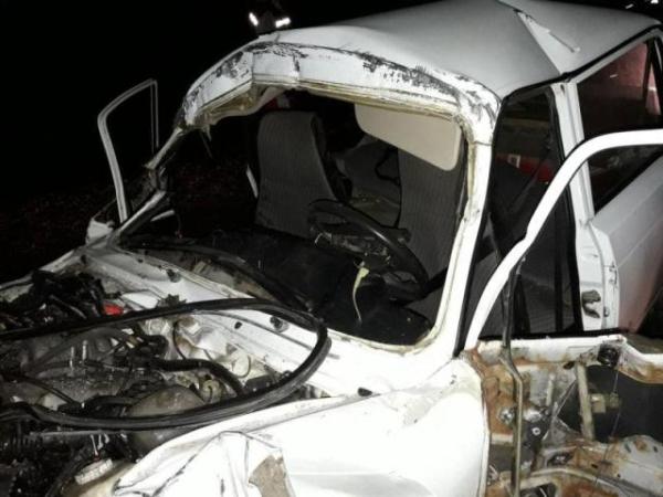 Автомобиль «Жигули» на полном ходу протаранил грузовик, двое погибших